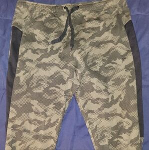 Camo Print Joggers Elastic Waistband With Drawstring Size L NWOT